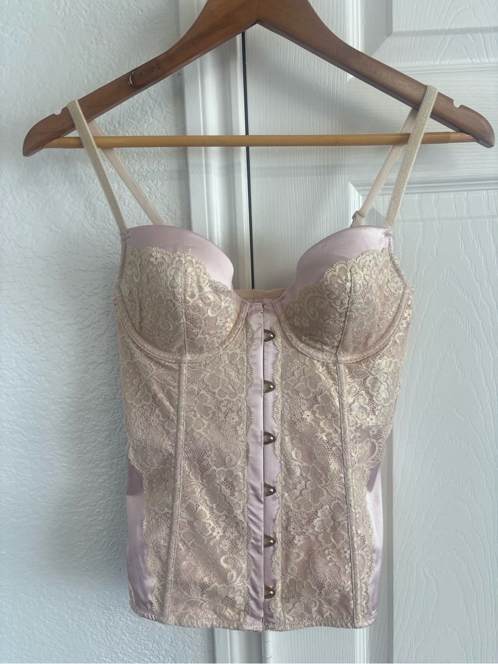Victoria’s Secret Pale Pink Gold Lace‎ Satin Corset Size 36B